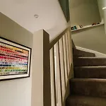 בית נופש Walker's Cottage,