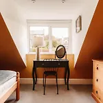 Walker's Cottage, בית נופש