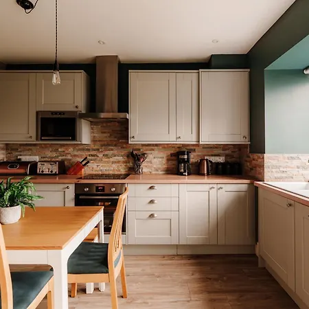 Walker's Cottage, Holiday home *